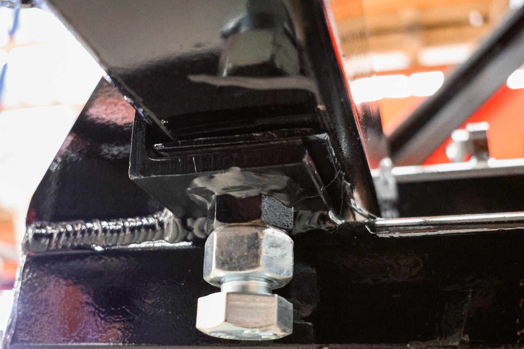 Adjustable wear pad on FencePro SM900 Sidemount Base keeps base tight even after years of use