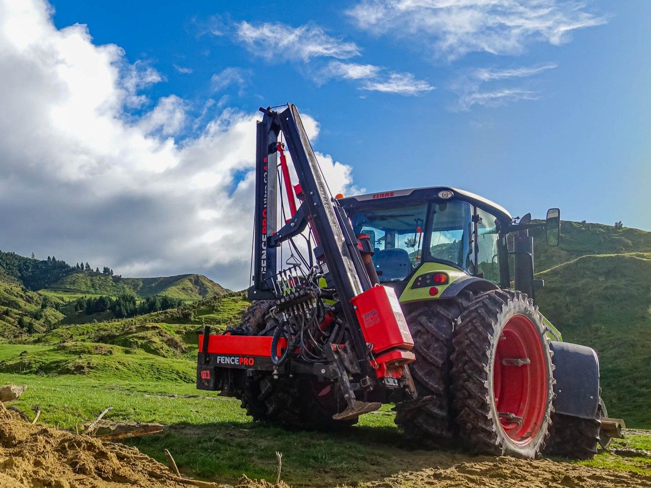 Contractor's tools secured in FencePro SM900 Sidemount Base toolbox keeping equipment accessible