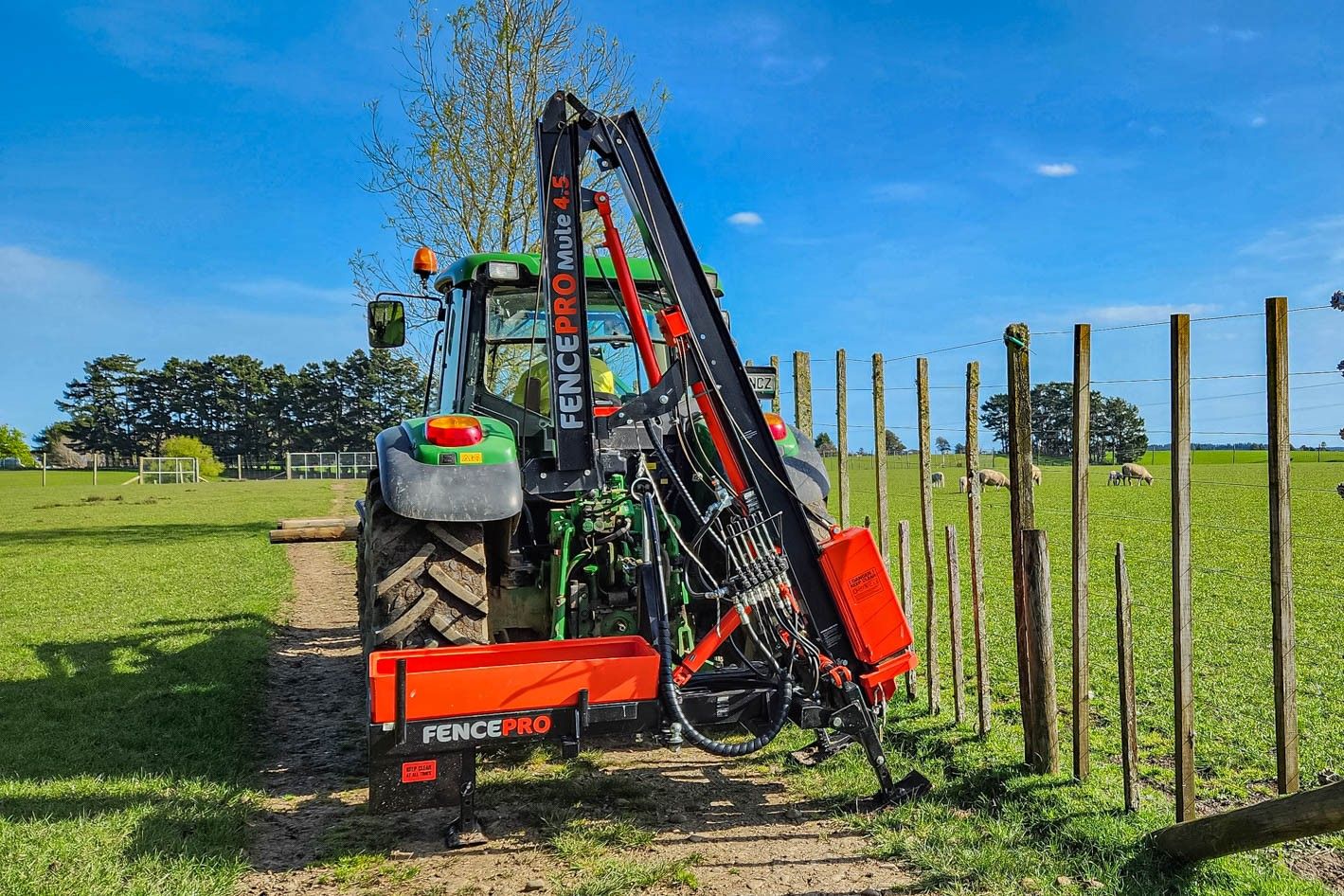 FencePro Mule post driver with 4.5m mast, side mount base and 250mm Mastshift for 4-way movement.